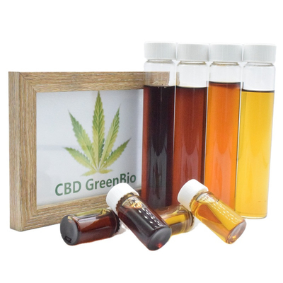 Mengkonsumsi Minyak Spektrum Penuh CBD Mentah Secara Oral Rasa Sakit Pelepasan Bahan Baku CBD